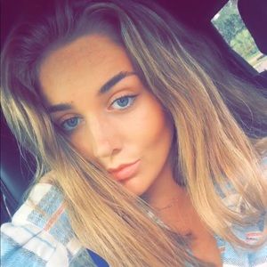 Meet your Posher, Caroline